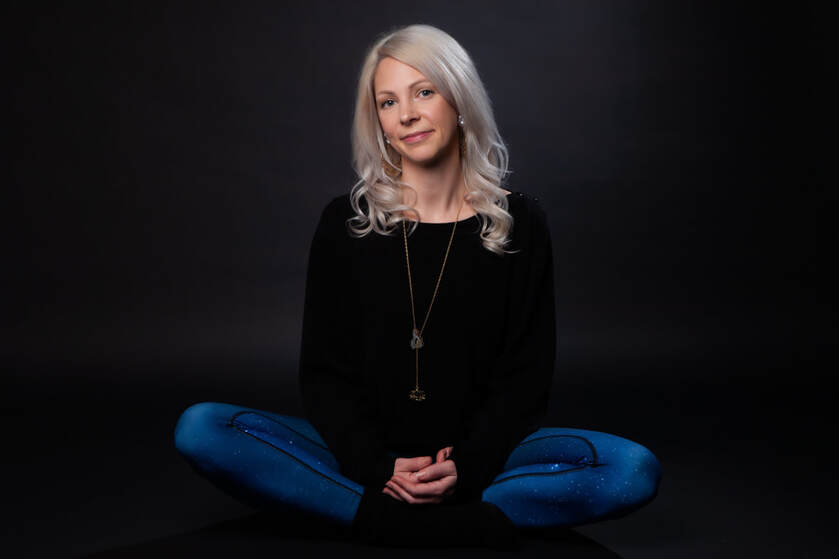 Hazel Lily Yoga | Yoga teacher trained in traditional yoga